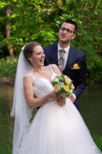 Hochzeitsfotograf Wien, Baden bei Wien & Mödling Als erfahrener Hochzeitsfotograf in Wien, Baden bei Wien, Mödling und Umgebung fange ich die schönsten Momente Ihrer Hochzeit mit authentischen, emotionalen Bildern ein. Mit viel Liebe zum Detail halte ich Ihre unvergesslichen Erinnerungen fest. Zusätzlich biete ich die Möglichkeit, eine Fotobox im Raum Wien günstig zu mieten – für noch mehr Spaß und unvergessliche Erinnerungen an Ihrem großen Tag.