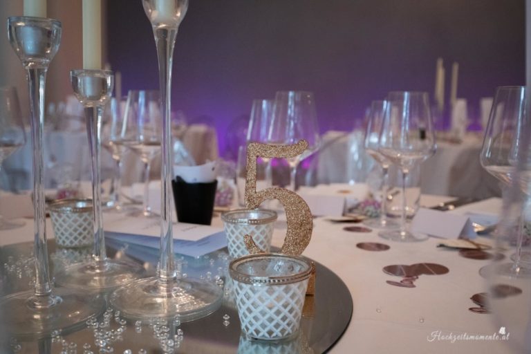 Hochzeitsfotograf Wiener Neustadt, Baden bei Wien & Umgebung Ich bin Ihr Hochzeitsfotograf in Wiener Neustadt, Baden bei Wien und der Umgebung. Mit viel Erfahrung und Liebe zum Detail halte ich die schönsten Momente Ihrer Hochzeit in authentischen, emotionalen Fotos fest. Zusätzlich können Sie im Raum Wiener Neustadt, Baden bei Wien und Umgebung eine Fotobox für Ihre Feier mieten – für noch mehr Spaß und unvergessliche Erinnerungen. Vertrauen Sie auf meine Expertise, um Ihre Hochzeitsbilder perfekt in Szene zu setzen.