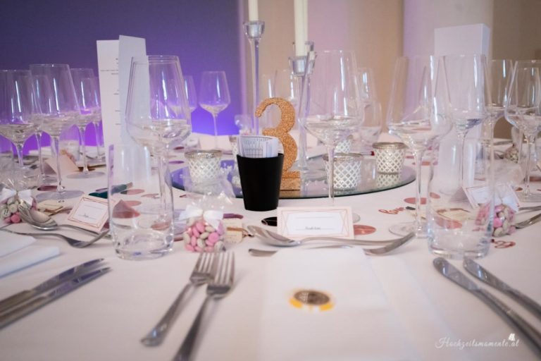 Hochzeitsfotograf Wiener Neustadt, Baden bei Wien & Umgebung Ich bin Ihr Hochzeitsfotograf in Wiener Neustadt, Baden bei Wien und der Umgebung. Mit viel Erfahrung und Liebe zum Detail halte ich die schönsten Momente Ihrer Hochzeit in authentischen, emotionalen Fotos fest. Zusätzlich können Sie im Raum Wiener Neustadt, Baden bei Wien und Umgebung eine Fotobox für Ihre Feier mieten – für noch mehr Spaß und unvergessliche Erinnerungen. Vertrauen Sie auf meine Expertise, um Ihre Hochzeitsbilder perfekt in Szene zu setzen.