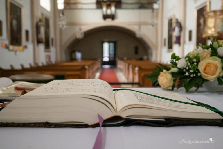 Hochzeitsfotograf Wiener Neustadt, Baden bei Wien & Umgebung Ich bin Ihr Hochzeitsfotograf in Wiener Neustadt, Baden bei Wien und der Umgebung. Mit viel Erfahrung und Liebe zum Detail halte ich die schönsten Momente Ihrer Hochzeit in authentischen, emotionalen Fotos fest. Zusätzlich können Sie im Raum Wiener Neustadt, Baden bei Wien und Umgebung eine Fotobox für Ihre Feier mieten – für noch mehr Spaß und unvergessliche Erinnerungen. Vertrauen Sie auf meine Expertise, um Ihre Hochzeitsbilder perfekt in Szene zu setzen.