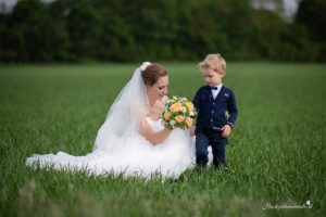 Hochzeitsfotograf Wien, Baden bei Wien & Mödling Als erfahrener Hochzeitsfotograf in Wien, Baden bei Wien, Mödling und Umgebung fange ich die schönsten Momente Ihrer Hochzeit mit authentischen, emotionalen Bildern ein. Mit viel Liebe zum Detail halte ich Ihre unvergesslichen Erinnerungen fest. Zusätzlich biete ich die Möglichkeit, eine Fotobox im Raum Wien günstig zu mieten – für noch mehr Spaß und unvergessliche Erinnerungen an Ihrem großen Tag.