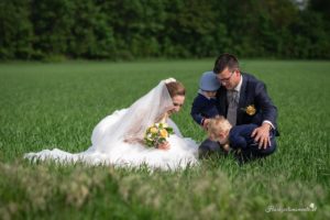 Hochzeitsfotograf Wien, Baden bei Wien & Mödling Als erfahrener Hochzeitsfotograf in Wien, Baden bei Wien, Mödling und Umgebung fange ich die schönsten Momente Ihrer Hochzeit mit authentischen, emotionalen Bildern ein. Mit viel Liebe zum Detail halte ich Ihre unvergesslichen Erinnerungen fest. Zusätzlich biete ich die Möglichkeit, eine Fotobox im Raum Wien günstig zu mieten – für noch mehr Spaß und unvergessliche Erinnerungen an Ihrem großen Tag.