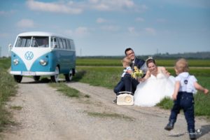 Hochzeitsfotograf Wien, Baden bei Wien & Mödling Als erfahrener Hochzeitsfotograf in Wien, Baden bei Wien, Mödling und Umgebung fange ich die schönsten Momente Ihrer Hochzeit mit authentischen, emotionalen Bildern ein. Mit viel Liebe zum Detail halte ich Ihre unvergesslichen Erinnerungen fest. Zusätzlich biete ich die Möglichkeit, eine Fotobox im Raum Wien günstig zu mieten – für noch mehr Spaß und unvergessliche Erinnerungen an Ihrem großen Tag.