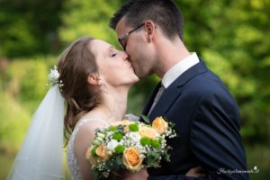 Hochzeitsfotograf Wien, Baden bei Wien & Mödling Als erfahrener Hochzeitsfotograf in Wien, Baden bei Wien, Mödling und Umgebung fange ich die schönsten Momente Ihrer Hochzeit mit authentischen, emotionalen Bildern ein. Mit viel Liebe zum Detail halte ich Ihre unvergesslichen Erinnerungen fest. Zusätzlich biete ich die Möglichkeit, eine Fotobox im Raum Wien günstig zu mieten – für noch mehr Spaß und unvergessliche Erinnerungen an Ihrem großen Tag.