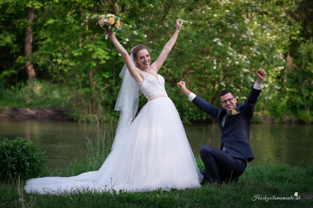 Hochzeitsfotograf Wien, Baden bei Wien & Mödling Als erfahrener Hochzeitsfotograf in Wien, Baden bei Wien, Mödling und Umgebung fange ich die schönsten Momente Ihrer Hochzeit mit authentischen, emotionalen Bildern ein. Mit viel Liebe zum Detail halte ich Ihre unvergesslichen Erinnerungen fest. Zusätzlich biete ich die Möglichkeit, eine Fotobox im Raum Wien günstig zu mieten – für noch mehr Spaß und unvergessliche Erinnerungen an Ihrem großen Tag.