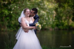 Hochzeitsfotograf Wien, Baden bei Wien & Mödling Als erfahrener Hochzeitsfotograf in Wien, Baden bei Wien, Mödling und Umgebung fange ich die schönsten Momente Ihrer Hochzeit mit authentischen, emotionalen Bildern ein. Mit viel Liebe zum Detail halte ich Ihre unvergesslichen Erinnerungen fest. Zusätzlich biete ich die Möglichkeit, eine Fotobox im Raum Wien günstig zu mieten – für noch mehr Spaß und unvergessliche Erinnerungen an Ihrem großen Tag.