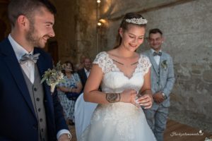 Hochzeitsfotograf im Burgenland, Neufeld & Umgebung Als erfahrener Hochzeitsfotograf in Burgenland, Neufeld, Baden bei Wien sowie im Bezirk Neunkirchen und Wiener Neustadt halte ich die schönsten Momente Ihrer Hochzeit authentisch und mit viel Liebe zum Detail fest. Besonders gerne begleite ich Hochzeiten am Neufeldersee und fange die romantische Atmosphäre dieses einzigartigen Ortes in einzigartigen Bildern ein. Vertrauen Sie auf meine Erfahrung, um Ihre unvergesslichen Erinnerungen in zeitlosen Fotos zu verewigen.