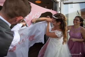 Hochzeitsfotograf im Burgenland, Neufeld & Umgebung Als erfahrener Hochzeitsfotograf in Burgenland, Neufeld, Baden bei Wien sowie im Bezirk Neunkirchen und Wiener Neustadt halte ich die schönsten Momente Ihrer Hochzeit authentisch und mit viel Liebe zum Detail fest. Besonders gerne begleite ich Hochzeiten am Neufeldersee und fange die romantische Atmosphäre dieses einzigartigen Ortes in einzigartigen Bildern ein. Vertrauen Sie auf meine Erfahrung, um Ihre unvergesslichen Erinnerungen in zeitlosen Fotos zu verewigen.