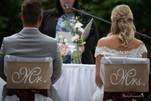 Hochzeitsfotograf Wiener Neustadt, Baden bei Wien & Umgebung Ich bin Ihr Hochzeitsfotograf in Wiener Neustadt, Baden bei Wien und der Umgebung. Mit viel Erfahrung und Liebe zum Detail halte ich die schönsten Momente Ihrer Hochzeit in authentischen, emotionalen Fotos fest. Zusätzlich können Sie im Raum Wiener Neustadt, Baden bei Wien und Umgebung eine Fotobox für Ihre Feier mieten – für noch mehr Spaß und unvergessliche Erinnerungen. Vertrauen Sie auf meine Expertise, um Ihre Hochzeitsbilder perfekt in Szene zu setzen.