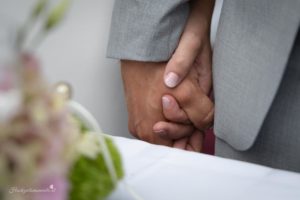 Hochzeitsfotograf Wiener Neustadt, Baden bei Wien & Umgebung Ich bin Ihr Hochzeitsfotograf in Wiener Neustadt, Baden bei Wien und der Umgebung. Mit viel Erfahrung und Liebe zum Detail halte ich die schönsten Momente Ihrer Hochzeit in authentischen, emotionalen Fotos fest. Zusätzlich können Sie im Raum Wiener Neustadt, Baden bei Wien und Umgebung eine Fotobox für Ihre Feier mieten – für noch mehr Spaß und unvergessliche Erinnerungen. Vertrauen Sie auf meine Expertise, um Ihre Hochzeitsbilder perfekt in Szene zu setzen.