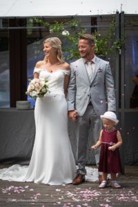 Hochzeitsfotograf Wiener Neustadt, Baden bei Wien & Umgebung Ich bin Ihr Hochzeitsfotograf in Wiener Neustadt, Baden bei Wien und der Umgebung. Mit viel Erfahrung und Liebe zum Detail halte ich die schönsten Momente Ihrer Hochzeit in authentischen, emotionalen Fotos fest. Zusätzlich können Sie im Raum Wiener Neustadt, Baden bei Wien und Umgebung eine Fotobox für Ihre Feier mieten – für noch mehr Spaß und unvergessliche Erinnerungen. Vertrauen Sie auf meine Expertise, um Ihre Hochzeitsbilder perfekt in Szene zu setzen.