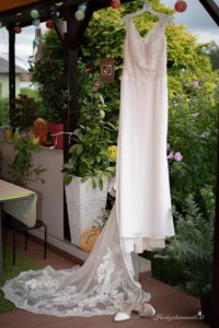Hochzeitsfotograf Wiener Neustadt, Baden bei Wien & Umgebung Ich bin Ihr Hochzeitsfotograf in Wiener Neustadt, Baden bei Wien und der Umgebung. Mit viel Erfahrung und Liebe zum Detail halte ich die schönsten Momente Ihrer Hochzeit in authentischen, emotionalen Fotos fest. Zusätzlich können Sie im Raum Wiener Neustadt, Baden bei Wien und Umgebung eine Fotobox für Ihre Feier mieten – für noch mehr Spaß und unvergessliche Erinnerungen. Vertrauen Sie auf meine Expertise, um Ihre Hochzeitsbilder perfekt in Szene zu setzen.