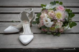 Hochzeitsfotograf Wiener Neustadt, Baden bei Wien & Umgebung Ich bin Ihr Hochzeitsfotograf in Wiener Neustadt, Baden bei Wien und der Umgebung. Mit viel Erfahrung und Liebe zum Detail halte ich die schönsten Momente Ihrer Hochzeit in authentischen, emotionalen Fotos fest. Zusätzlich können Sie im Raum Wiener Neustadt, Baden bei Wien und Umgebung eine Fotobox für Ihre Feier mieten – für noch mehr Spaß und unvergessliche Erinnerungen. Vertrauen Sie auf meine Expertise, um Ihre Hochzeitsbilder perfekt in Szene zu setzen.