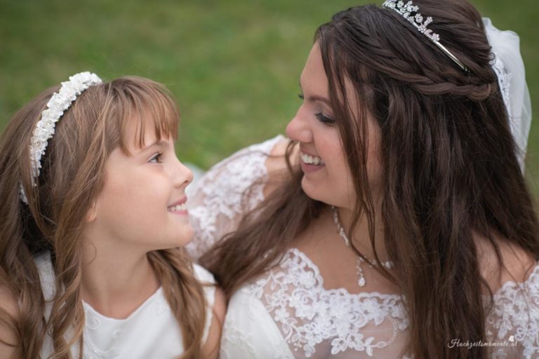 Hochzeitsfotograf Wiener Neustadt, Baden bei Wien & Bad Vöslau Als erfahrener Hochzeitsfotograf in Wiener Neustadt, Baden bei Wien und der Umgebung von Bad Vöslau fange ich die schönsten Momente Ihrer Hochzeit in authentischen und emotionalen Bildern ein. Mit viel Liebe zum Detail halte ich Ihre besonderen Erinnerungen fest. Zusätzlich können Sie im Raum Baden bei Wien und Wiener Neustadt eine Fotobox mieten – für noch mehr Spaß und unvergessliche Augenblicke an Ihrem großen Tag. Vertrauen Sie auf meine Expertise, um Ihre Hochzeit perfekt zu dokumentieren.