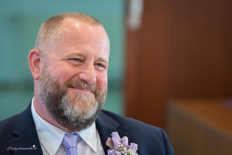 Hochzeitsfotograf im Burgenland, Neufeld & Umgebung Als erfahrener Hochzeitsfotograf in Burgenland, Neufeld, Baden bei Wien sowie im Bezirk Neunkirchen und Wiener Neustadt halte ich die schönsten Momente Ihrer Hochzeit authentisch und mit viel Liebe zum Detail fest. Besonders gerne begleite ich Hochzeiten am Neufeldersee und fange die romantische Atmosphäre dieses einzigartigen Ortes in einzigartigen Bildern ein. Vertrauen Sie auf meine Erfahrung, um Ihre unvergesslichen Erinnerungen in zeitlosen Fotos zu verewigen.