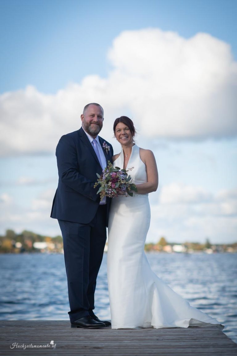 Hochzeitsfotograf im Burgenland, Neufeld & Umgebung Als erfahrener Hochzeitsfotograf in Burgenland, Neufeld, Baden bei Wien sowie im Bezirk Neunkirchen und Wiener Neustadt halte ich die schönsten Momente Ihrer Hochzeit authentisch und mit viel Liebe zum Detail fest. Besonders gerne begleite ich Hochzeiten am Neufeldersee und fange die romantische Atmosphäre dieses einzigartigen Ortes in einzigartigen Bildern ein. Vertrauen Sie auf meine Erfahrung, um Ihre unvergesslichen Erinnerungen in zeitlosen Fotos zu verewigen.
