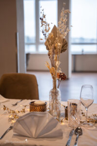 Hochzeitsfotograf im Burgenland, Eisenstadt & Umgebung Ich bin Ihr Hochzeitsfotograf für das Burgenland, Eisenstadt, Baden bei Wien sowie den Bezirk Neunkirchen und Wiener Neustadt. Mit viel Erfahrung und Liebe zum Detail halte ich die schönsten Momente Ihrer Hochzeit in authentischen und emotionalen Fotos fest. Vertrauen Sie auf meine Expertise, um Ihre unvergesslichen Erinnerungen in einzigartigen Bildern zu verewigen – ganz nach Ihren Vorstellungen. Hochzeitsfotograf Wiener Neustadt, Hochzeitsfotograf Baden bei Wien