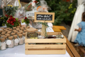 Hochzeitsfotograf Mödling, Baden bei Wien & Umgebung Als erfahrener Hochzeitsfotograf in Mödling, Baden bei Wien und Umgebung fange ich die schönsten Momente Ihres großen Tages in authentischen, emotionalen Bildern ein. Mit viel Liebe zum Detail und einem sicheren Auge für besondere Augenblicke, halte ich die unvergesslichen Erinnerungen an Ihre Hochzeit fest – ganz nach Ihren Wünschen und mit viel Herz. Vertrauen Sie auf meine jahrelange Erfahrung und lassen Sie sich von meinen Hochzeitsfotos verzaubern!