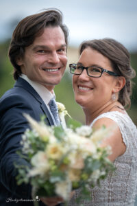 Hochzeitsfotograf Wiener Neustadt, Hochzeitsfotograf Baden bei Wien, Hochzeitsfotograf Wien, Gasthaus Ziegelwerk, Wimpassing an der Leitha Hochzeitsfotograf im Burgenland, Eisenstadt & Umgebung Ich bin Ihr Hochzeitsfotograf für das Burgenland, Eisenstadt, Baden bei Wien sowie den Bezirk Neunkirchen und Wiener Neustadt. Mit viel Erfahrung und Liebe zum Detail halte ich die schönsten Momente Ihrer Hochzeit in authentischen und emotionalen Fotos fest. Vertrauen Sie auf meine Expertise, um Ihre unvergesslichen Erinnerungen in einzigartigen Bildern zu verewigen – ganz nach Ihren Vorstellungen.
