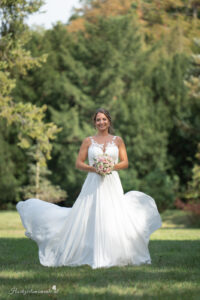 Hochzeitsfotograf Wiener Neustadt, Baden bei Wien & Umgebung Ich bin Ihr Hochzeitsfotograf in Wiener Neustadt, Baden bei Wien und der Umgebung. Mit viel Erfahrung und Liebe zum Detail halte ich die schönsten Momente Ihrer Hochzeit in authentischen, emotionalen Fotos fest. Zusätzlich können Sie im Raum Wiener Neustadt, Baden bei Wien und Umgebung eine Fotobox für Ihre Feier mieten – für noch mehr Spaß und unvergessliche Erinnerungen. Vertrauen Sie auf meine Expertise, um Ihre Hochzeitsbilder perfekt in Szene zu setzen.