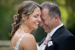Hochzeitsfotograf Wiener Neustadt, Baden bei Wien & Umgebung Ich bin Ihr Hochzeitsfotograf in Wiener Neustadt, Baden bei Wien und der Umgebung. Mit viel Erfahrung und Liebe zum Detail halte ich die schönsten Momente Ihrer Hochzeit in authentischen, emotionalen Fotos fest. Zusätzlich können Sie im Raum Wiener Neustadt, Baden bei Wien und Umgebung eine Fotobox für Ihre Feier mieten – für noch mehr Spaß und unvergessliche Erinnerungen. Vertrauen Sie auf meine Expertise, um Ihre Hochzeitsbilder perfekt in Szene zu setzen.