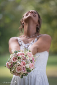 Hochzeitsfotograf Wiener Neustadt, Baden bei Wien & Umgebung Ich bin Ihr Hochzeitsfotograf in Wiener Neustadt, Baden bei Wien und der Umgebung. Mit viel Erfahrung und Liebe zum Detail halte ich die schönsten Momente Ihrer Hochzeit in authentischen, emotionalen Fotos fest. Zusätzlich können Sie im Raum Wiener Neustadt, Baden bei Wien und Umgebung eine Fotobox für Ihre Feier mieten – für noch mehr Spaß und unvergessliche Erinnerungen. Vertrauen Sie auf meine Expertise, um Ihre Hochzeitsbilder perfekt in Szene zu setzen.