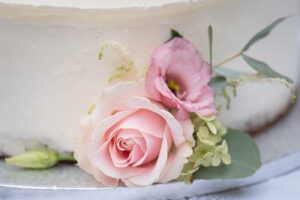 Hochzeitsfotograf Wiener Neustadt, Baden bei Wien & Umgebung Ich bin Ihr Hochzeitsfotograf in Wiener Neustadt, Baden bei Wien und der Umgebung. Mit viel Erfahrung und Liebe zum Detail halte ich die schönsten Momente Ihrer Hochzeit in authentischen, emotionalen Fotos fest. Zusätzlich können Sie im Raum Wiener Neustadt, Baden bei Wien und Umgebung eine Fotobox für Ihre Feier mieten – für noch mehr Spaß und unvergessliche Erinnerungen. Vertrauen Sie auf meine Expertise, um Ihre Hochzeitsbilder perfekt in Szene zu setzen.