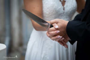 Hochzeitsfotograf Wiener Neustadt, Baden bei Wien & Umgebung Ich bin Ihr Hochzeitsfotograf in Wiener Neustadt, Baden bei Wien und der Umgebung. Mit viel Erfahrung und Liebe zum Detail halte ich die schönsten Momente Ihrer Hochzeit in authentischen, emotionalen Fotos fest. Zusätzlich können Sie im Raum Wiener Neustadt, Baden bei Wien und Umgebung eine Fotobox für Ihre Feier mieten – für noch mehr Spaß und unvergessliche Erinnerungen. Vertrauen Sie auf meine Expertise, um Ihre Hochzeitsbilder perfekt in Szene zu setzen.
