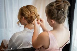 Hochzeitsfotograf Wien, Baden bei Wien & Mödling Als erfahrener Hochzeitsfotograf in Wien, Baden bei Wien, Mödling und Umgebung fange ich die schönsten Momente Ihrer Hochzeit mit authentischen, emotionalen Bildern ein. Mit viel Liebe zum Detail halte ich Ihre unvergesslichen Erinnerungen fest. Zusätzlich biete ich die Möglichkeit, eine Fotobox im Raum Wien günstig zu mieten – für noch mehr Spaß und unvergessliche Erinnerungen an Ihrem großen Tag.