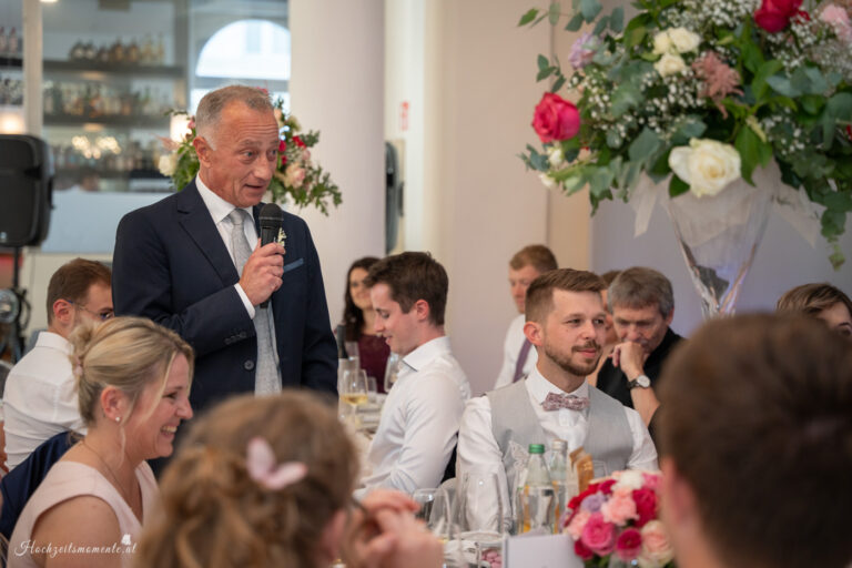 Hochzeitsfotograf Mödling, Baden bei Wien & Umgebung Als erfahrener Hochzeitsfotograf in Mödling, Baden bei Wien und Umgebung fange ich die schönsten Momente Ihres großen Tages in authentischen, emotionalen Bildern ein. Mit viel Liebe zum Detail und einem sicheren Auge für besondere Augenblicke, halte ich die unvergesslichen Erinnerungen an Ihre Hochzeit fest – ganz nach Ihren Wünschen und mit viel Herz. Vertrauen Sie auf meine jahrelange Erfahrung und lassen Sie sich von meinen Hochzeitsfotos verzaubern! Hochzeitsfotograf Wiener Neustadt, Hochzeitsfotograf Baden bei Wien, Hochzeitsfotograf Wien, Kursalon Mödling