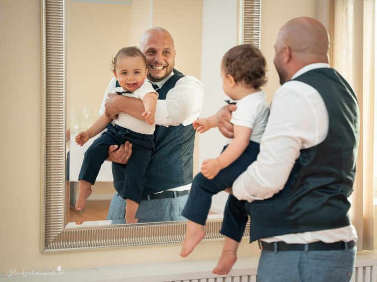 Hochzeitsfotograf Wien, Baden bei Wien & Mödling Als erfahrener Hochzeitsfotograf in Wien, Baden bei Wien, Mödling und Umgebung fange ich die schönsten Momente Ihrer Hochzeit mit authentischen, emotionalen Bildern ein. Mit viel Liebe zum Detail halte ich Ihre unvergesslichen Erinnerungen fest. Zusätzlich biete ich die Möglichkeit, eine Fotobox im Raum Wien günstig zu mieten – für noch mehr Spaß und unvergessliche Erinnerungen an Ihrem großen Tag.