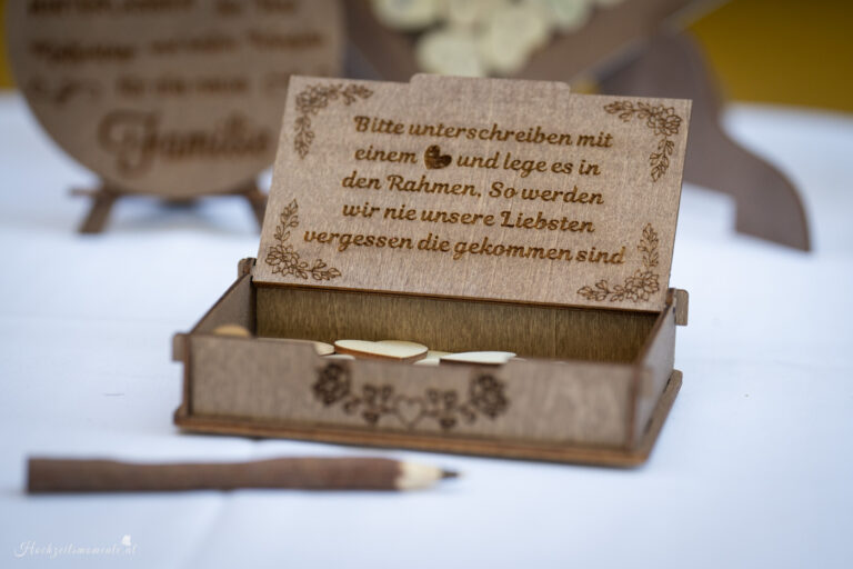 Hochzeitsfotograf Wiener Neustadt, Baden bei Wien & Umgebung Ich bin Ihr Hochzeitsfotograf in Wiener Neustadt, Baden bei Wien und der Umgebung. Mit viel Erfahrung und Liebe zum Detail halte ich die schönsten Momente Ihrer Hochzeit in authentischen, emotionalen Fotos fest. Zusätzlich können Sie im Raum Wiener Neustadt, Baden bei Wien und Umgebung eine Fotobox für Ihre Feier mieten – für noch mehr Spaß und unvergessliche Erinnerungen. Vertrauen Sie auf meine Expertise, um Ihre Hochzeitsbilder perfekt in Szene zu setzen.