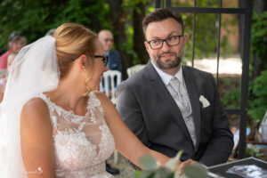 Hochzeitsfotograf Wien, Baden bei Wien & Mödling Als erfahrener Hochzeitsfotograf in Wien, Baden bei Wien, Mödling und Umgebung fange ich die schönsten Momente Ihrer Hochzeit mit authentischen, emotionalen Bildern ein. Mit viel Liebe zum Detail halte ich Ihre unvergesslichen Erinnerungen fest. Zusätzlich biete ich die Möglichkeit, eine Fotobox im Raum Wien günstig zu mieten – für noch mehr Spaß und unvergessliche Erinnerungen an Ihrem großen Tag.