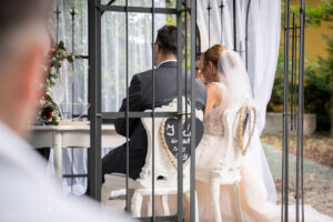 Hochzeitsfotograf Wien, Baden bei Wien & Mödling Als erfahrener Hochzeitsfotograf in Wien, Baden bei Wien, Mödling und Umgebung fange ich die schönsten Momente Ihrer Hochzeit mit authentischen, emotionalen Bildern ein. Mit viel Liebe zum Detail halte ich Ihre unvergesslichen Erinnerungen fest. Zusätzlich biete ich die Möglichkeit, eine Fotobox im Raum Wien günstig zu mieten – für noch mehr Spaß und unvergessliche Erinnerungen an Ihrem großen Tag.