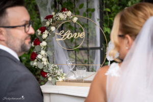 Hochzeitsfotograf Wien, Baden bei Wien & Mödling Als erfahrener Hochzeitsfotograf in Wien, Baden bei Wien, Mödling und Umgebung fange ich die schönsten Momente Ihrer Hochzeit mit authentischen, emotionalen Bildern ein. Mit viel Liebe zum Detail halte ich Ihre unvergesslichen Erinnerungen fest. Zusätzlich biete ich die Möglichkeit, eine Fotobox im Raum Wien günstig zu mieten – für noch mehr Spaß und unvergessliche Erinnerungen an Ihrem großen Tag.