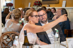 Hochzeitsfotograf Wien, Baden bei Wien & Mödling Als erfahrener Hochzeitsfotograf in Wien, Baden bei Wien, Mödling und Umgebung fange ich die schönsten Momente Ihrer Hochzeit mit authentischen, emotionalen Bildern ein. Mit viel Liebe zum Detail halte ich Ihre unvergesslichen Erinnerungen fest. Zusätzlich biete ich die Möglichkeit, eine Fotobox im Raum Wien günstig zu mieten – für noch mehr Spaß und unvergessliche Erinnerungen an Ihrem großen Tag.