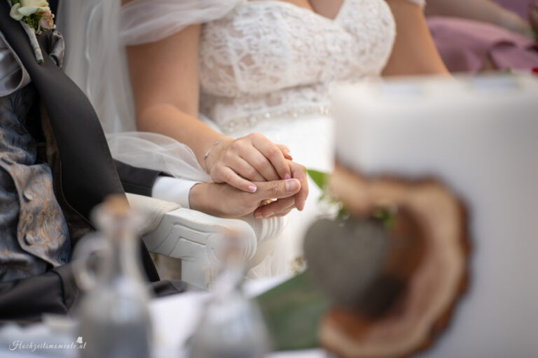 Hochzeitsfotograf Mödling, Baden bei Wien & Umgebung Als erfahrener Hochzeitsfotograf in Mödling, Baden bei Wien und Umgebung fange ich die schönsten Momente Ihres großen Tages in authentischen, emotionalen Bildern ein. Mit viel Liebe zum Detail und einem sicheren Auge für besondere Augenblicke, halte ich die unvergesslichen Erinnerungen an Ihre Hochzeit fest – ganz nach Ihren Wünschen und mit viel Herz. Vertrauen Sie auf meine jahrelange Erfahrung und lassen Sie sich von meinen Hochzeitsfotos verzaubern! Hochzeitsfotograf Wiener Neustadt, Hochzeitsfotograf Baden bei Wien, Hochzeitsfotograf Wien, Kursalon Mödling