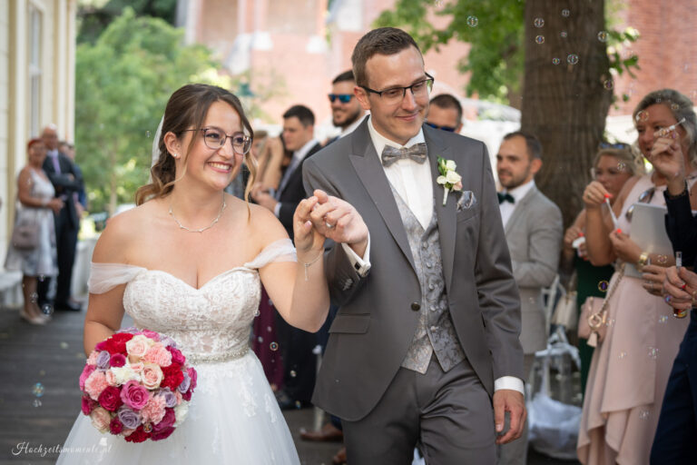 Hochzeitsfotograf Mödling, Baden bei Wien & Umgebung Als erfahrener Hochzeitsfotograf in Mödling, Baden bei Wien und Umgebung fange ich die schönsten Momente Ihres großen Tages in authentischen, emotionalen Bildern ein. Mit viel Liebe zum Detail und einem sicheren Auge für besondere Augenblicke, halte ich die unvergesslichen Erinnerungen an Ihre Hochzeit fest – ganz nach Ihren Wünschen und mit viel Herz. Vertrauen Sie auf meine jahrelange Erfahrung und lassen Sie sich von meinen Hochzeitsfotos verzaubern! Hochzeitsfotograf Wiener Neustadt, Hochzeitsfotograf Baden bei Wien, Hochzeitsfotograf Wien, Kursalon Mödling