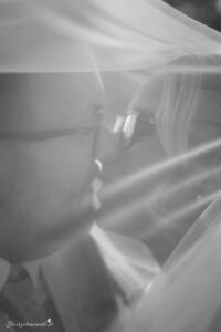 Hochzeitsfotograf Wien, Baden bei Wien & Mödling Als erfahrener Hochzeitsfotograf in Wien, Baden bei Wien, Mödling und Umgebung fange ich die schönsten Momente Ihrer Hochzeit mit authentischen, emotionalen Bildern ein. Mit viel Liebe zum Detail halte ich Ihre unvergesslichen Erinnerungen fest. Zusätzlich biete ich die Möglichkeit, eine Fotobox im Raum Wien günstig zu mieten – für noch mehr Spaß und unvergessliche Erinnerungen an Ihrem großen Tag.