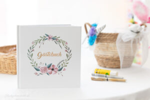 Hochzeitsfotograf Wiener Neustadt, Baden bei Wien & Umgebung Ich bin Ihr Hochzeitsfotograf in Wiener Neustadt, Baden bei Wien und der Umgebung. Mit viel Erfahrung und Liebe zum Detail halte ich die schönsten Momente Ihrer Hochzeit in authentischen, emotionalen Fotos fest. Zusätzlich können Sie im Raum Wiener Neustadt, Baden bei Wien und Umgebung eine Fotobox für Ihre Feier mieten – für noch mehr Spaß und unvergessliche Erinnerungen. Vertrauen Sie auf meine Expertise, um Ihre Hochzeitsbilder perfekt in Szene zu setzen.