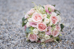 Hochzeitsfotograf Wiener Neustadt, Baden bei Wien & Umgebung Ich bin Ihr Hochzeitsfotograf in Wiener Neustadt, Baden bei Wien und der Umgebung. Mit viel Erfahrung und Liebe zum Detail halte ich die schönsten Momente Ihrer Hochzeit in authentischen, emotionalen Fotos fest. Zusätzlich können Sie im Raum Wiener Neustadt, Baden bei Wien und Umgebung eine Fotobox für Ihre Feier mieten – für noch mehr Spaß und unvergessliche Erinnerungen. Vertrauen Sie auf meine Expertise, um Ihre Hochzeitsbilder perfekt in Szene zu setzen.
