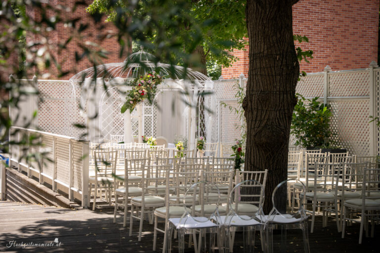 Hochzeitsfotograf Mödling, Baden bei Wien & Umgebung Als erfahrener Hochzeitsfotograf in Mödling, Baden bei Wien und Umgebung fange ich die schönsten Momente Ihres großen Tages in authentischen, emotionalen Bildern ein. Mit viel Liebe zum Detail und einem sicheren Auge für besondere Augenblicke, halte ich die unvergesslichen Erinnerungen an Ihre Hochzeit fest – ganz nach Ihren Wünschen und mit viel Herz. Vertrauen Sie auf meine jahrelange Erfahrung und lassen Sie sich von meinen Hochzeitsfotos verzaubern! Hochzeitsfotograf Wiener Neustadt, Hochzeitsfotograf Baden bei Wien, Hochzeitsfotograf Wien, Kursalon Mödling