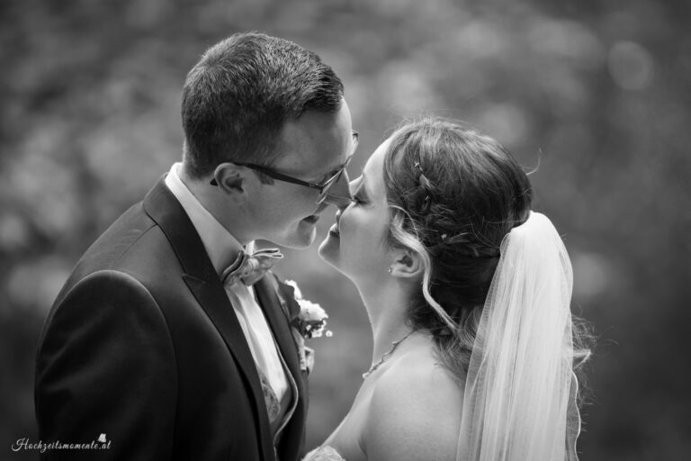 Hochzeitsfotograf Mödling, Baden bei Wien & Umgebung Als erfahrener Hochzeitsfotograf in Mödling, Baden bei Wien und Umgebung fange ich die schönsten Momente Ihres großen Tages in authentischen, emotionalen Bildern ein. Mit viel Liebe zum Detail und einem sicheren Auge für besondere Augenblicke, halte ich die unvergesslichen Erinnerungen an Ihre Hochzeit fest – ganz nach Ihren Wünschen und mit viel Herz. Vertrauen Sie auf meine jahrelange Erfahrung und lassen Sie sich von meinen Hochzeitsfotos verzaubern! Hochzeitsfotograf Wiener Neustadt, Hochzeitsfotograf Baden bei Wien, Hochzeitsfotograf Wien, Kursalon Mödling