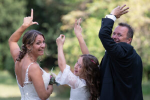 Hochzeitsfotograf Wiener Neustadt, Baden bei Wien & Umgebung Ich bin Ihr Hochzeitsfotograf in Wiener Neustadt, Baden bei Wien und der Umgebung. Mit viel Erfahrung und Liebe zum Detail halte ich die schönsten Momente Ihrer Hochzeit in authentischen, emotionalen Fotos fest. Zusätzlich können Sie im Raum Wiener Neustadt, Baden bei Wien und Umgebung eine Fotobox für Ihre Feier mieten – für noch mehr Spaß und unvergessliche Erinnerungen. Vertrauen Sie auf meine Expertise, um Ihre Hochzeitsbilder perfekt in Szene zu setzen.