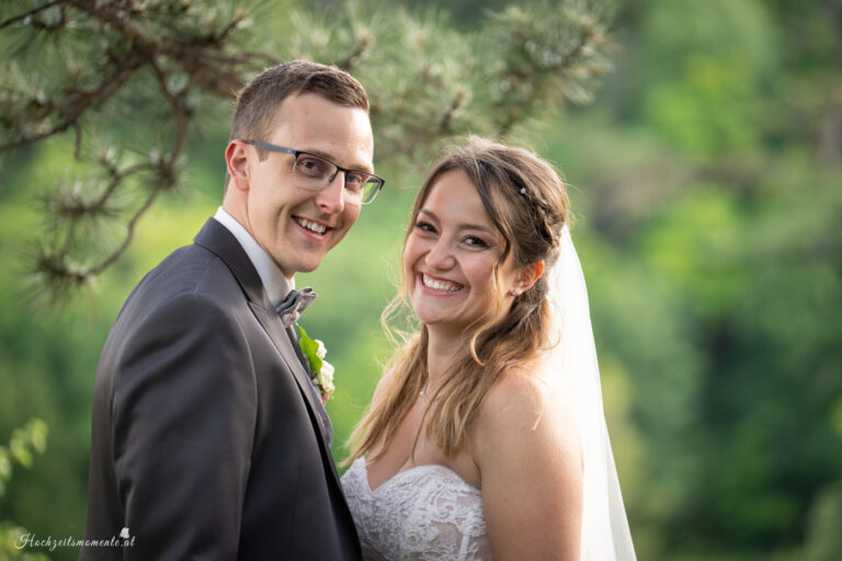 Hochzeitsfotograf Mödling, Baden bei Wien & Umgebung Als erfahrener Hochzeitsfotograf in Mödling, Baden bei Wien und Umgebung fange ich die schönsten Momente Ihres großen Tages in authentischen, emotionalen Bildern ein. Mit viel Liebe zum Detail und einem sicheren Auge für besondere Augenblicke, halte ich die unvergesslichen Erinnerungen an Ihre Hochzeit fest – ganz nach Ihren Wünschen und mit viel Herz. Vertrauen Sie auf meine jahrelange Erfahrung und lassen Sie sich von meinen Hochzeitsfotos verzaubern! Hochzeitsfotograf Wiener Neustadt, Hochzeitsfotograf Baden bei Wien, Hochzeitsfotograf Wien, Kursalon Mödling