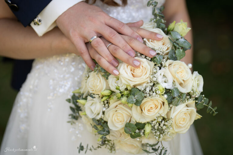 Hochzeitsfotograf Wiener Neustadt, Baden bei Wien & Umgebung Ich bin Ihr Hochzeitsfotograf in Wiener Neustadt, Baden bei Wien und der Umgebung. Mit viel Erfahrung und Liebe zum Detail halte ich die schönsten Momente Ihrer Hochzeit in authentischen, emotionalen Fotos fest. Zusätzlich können Sie im Raum Wiener Neustadt, Baden bei Wien und Umgebung eine Fotobox für Ihre Feier mieten – für noch mehr Spaß und unvergessliche Erinnerungen. Vertrauen Sie auf meine Expertise, um Ihre Hochzeitsbilder perfekt in Szene zu setzen.