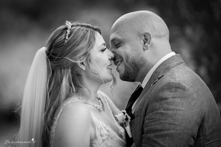 Hochzeitsfotograf Wien, Baden bei Wien & Mödling Als erfahrener Hochzeitsfotograf in Wien, Baden bei Wien, Mödling und Umgebung fange ich die schönsten Momente Ihrer Hochzeit mit authentischen, emotionalen Bildern ein. Mit viel Liebe zum Detail halte ich Ihre unvergesslichen Erinnerungen fest. Zusätzlich biete ich die Möglichkeit, eine Fotobox im Raum Wien günstig zu mieten – für noch mehr Spaß und unvergessliche Erinnerungen an Ihrem großen Tag.
