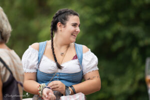 Hochzeitsfotograf Mödling, Baden bei Wien & Umgebung Als erfahrener Hochzeitsfotograf in Mödling, Baden bei Wien und Umgebung fange ich die schönsten Momente Ihres großen Tages in authentischen, emotionalen Bildern ein. Mit viel Liebe zum Detail und einem sicheren Auge für besondere Augenblicke, halte ich die unvergesslichen Erinnerungen an Ihre Hochzeit fest – ganz nach Ihren Wünschen und mit viel Herz. Vertrauen Sie auf meine jahrelange Erfahrung und lassen Sie sich von meinen Hochzeitsfotos verzaubern!