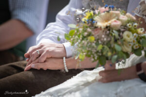 Hochzeitsfotograf Wien, Baden bei Wien & Mödling Als erfahrener Hochzeitsfotograf in Wien, Baden bei Wien, Mödling und Umgebung fange ich die schönsten Momente Ihrer Hochzeit mit authentischen, emotionalen Bildern ein. Mit viel Liebe zum Detail halte ich Ihre unvergesslichen Erinnerungen fest. Zusätzlich biete ich die Möglichkeit, eine Fotobox im Raum Wien günstig zu mieten – für noch mehr Spaß und unvergessliche Erinnerungen an Ihrem großen Tag.