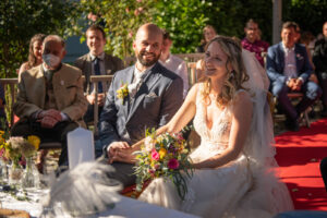 Hochzeitsfotograf Wien, Baden bei Wien & Mödling Als erfahrener Hochzeitsfotograf in Wien, Baden bei Wien, Mödling und Umgebung fange ich die schönsten Momente Ihrer Hochzeit mit authentischen, emotionalen Bildern ein. Mit viel Liebe zum Detail halte ich Ihre unvergesslichen Erinnerungen fest. Zusätzlich biete ich die Möglichkeit, eine Fotobox im Raum Wien günstig zu mieten – für noch mehr Spaß und unvergessliche Erinnerungen an Ihrem großen Tag.